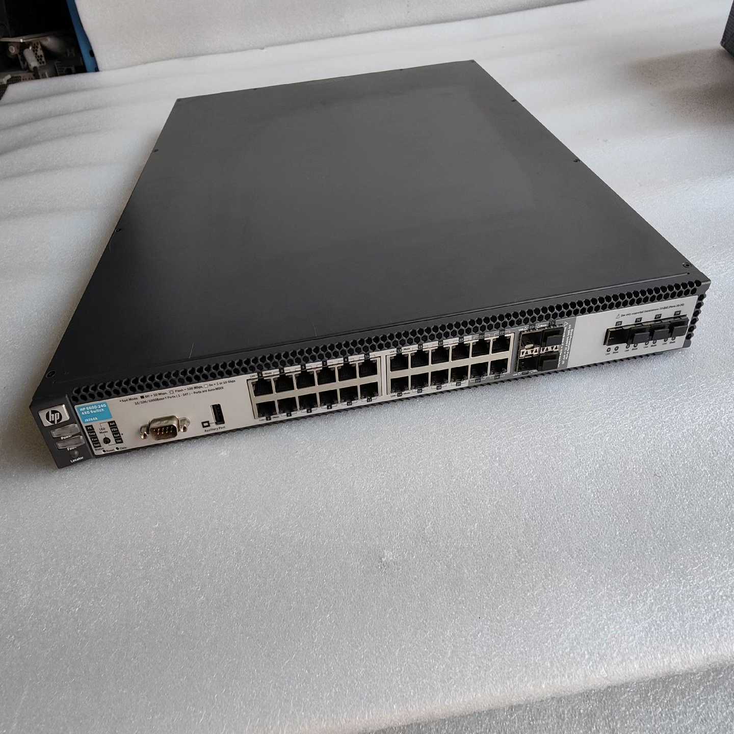 HP J9246A 6600-24G-4XG 24口千兆三层~询价
