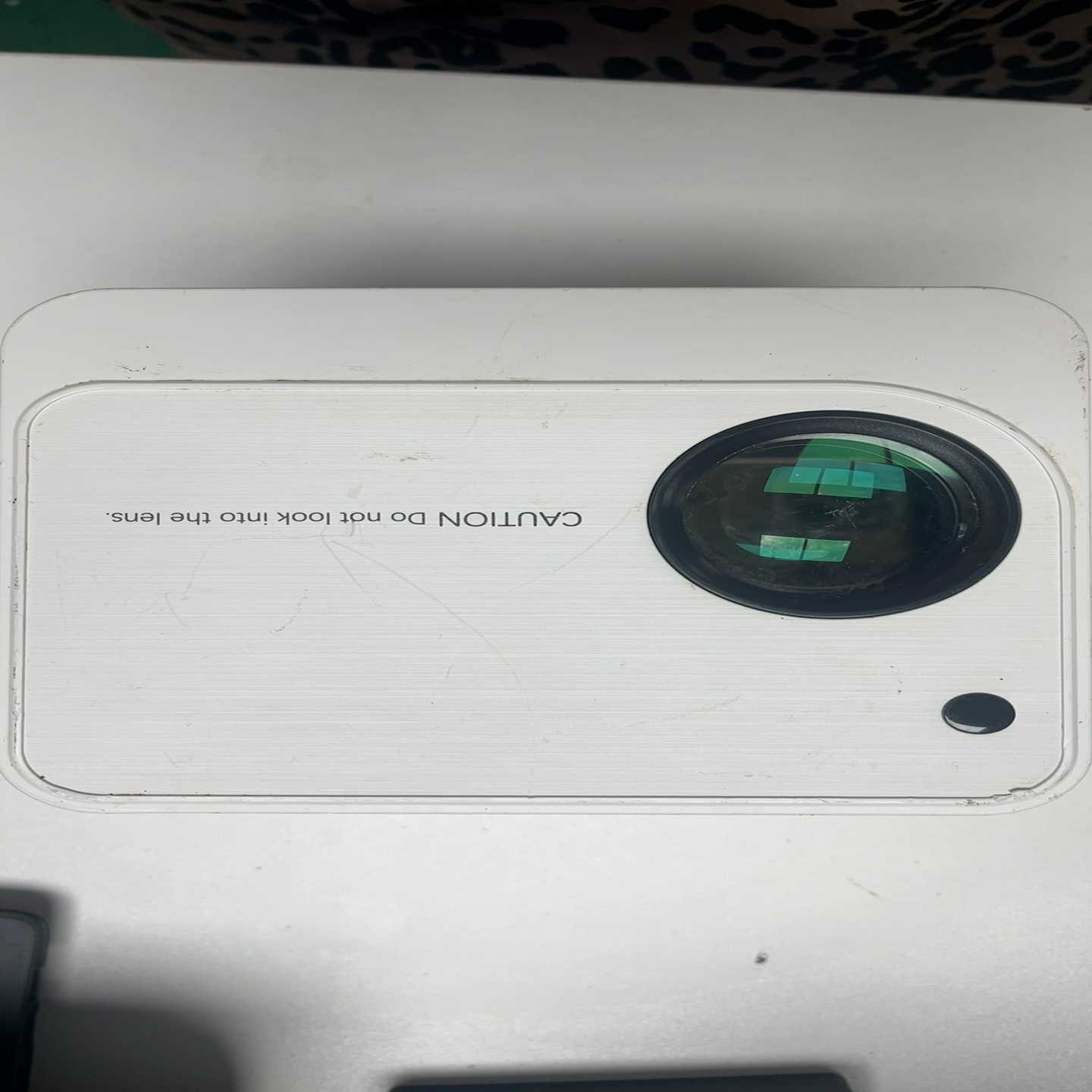 怡趣X2投影仪，型号X2，支持HDMI、USB、AV接口，2--议价商品