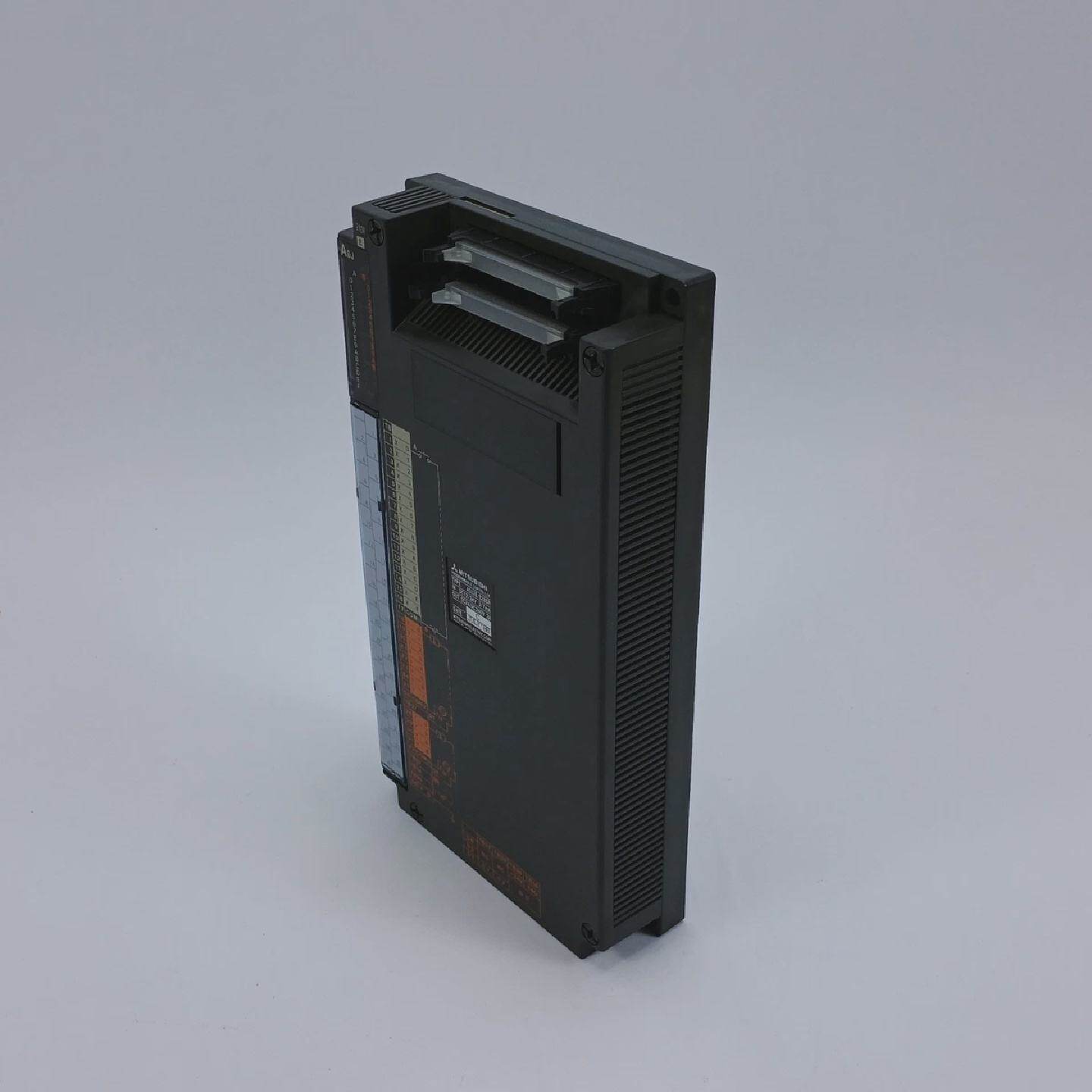 Contrleur Programmable Mitsubishi A0J2EE28DR