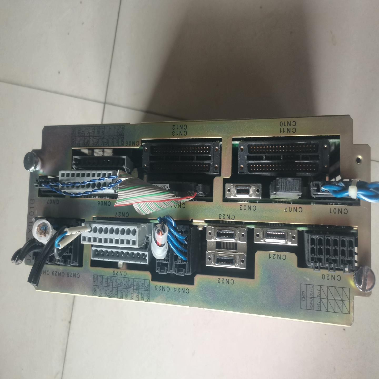 议价~安川XRC控制柜IO模块 型号JZNC-XIU01B 拆