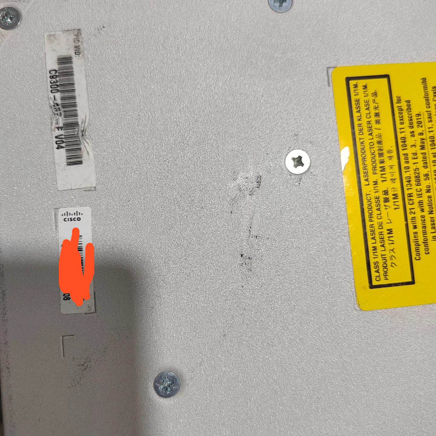 C9300-48T-E原装二手到几台，机房下架测试完好，单电--议价商品
