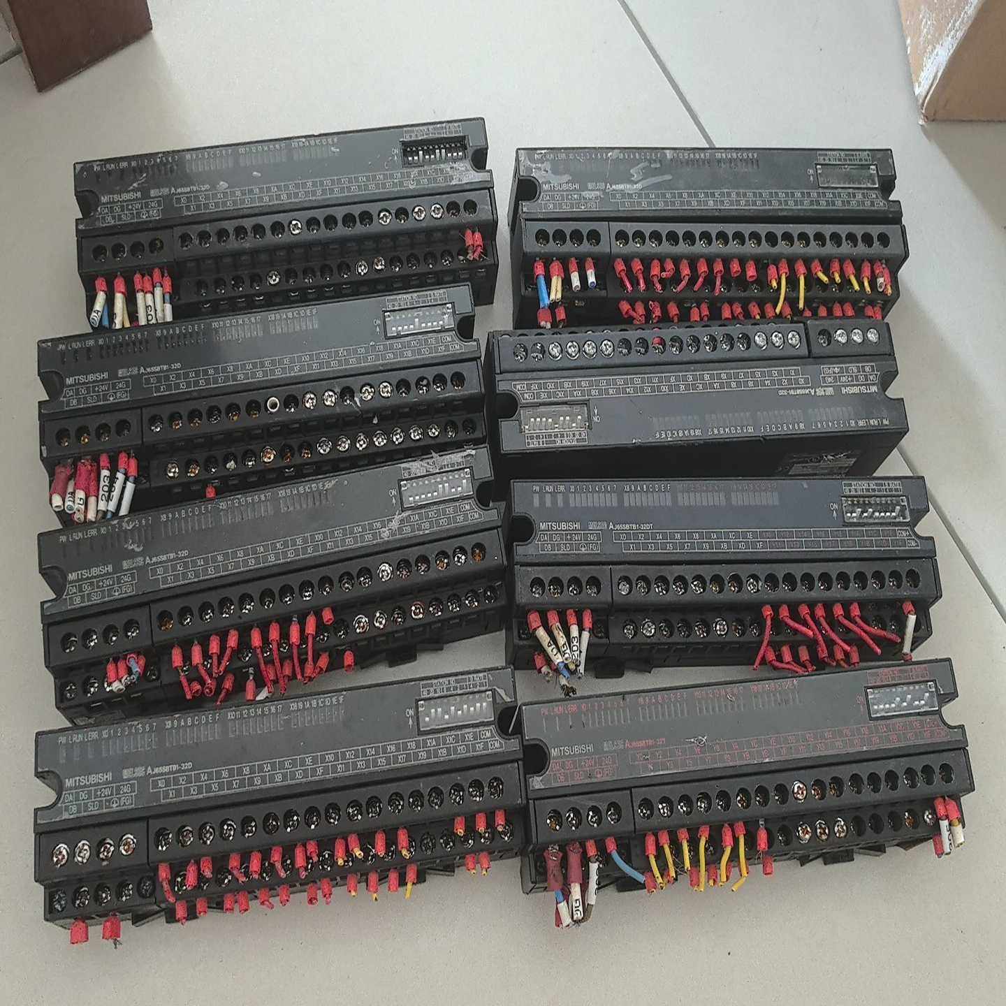 三菱远程IO模块AJ65SBTB1-32DT一个--议价商品
