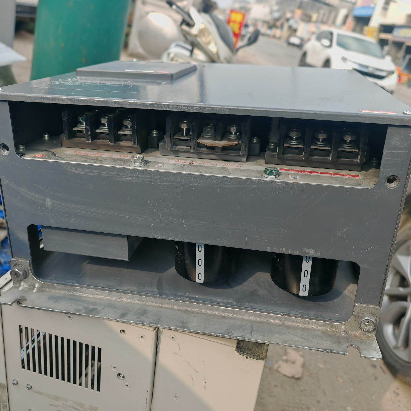 三菱A700变频器 FR-A740-45K-47--议价商品