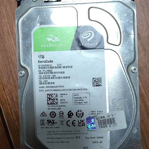 希捷1TB台式机硬盘，型号ST1000DM014，3.5寸S议价