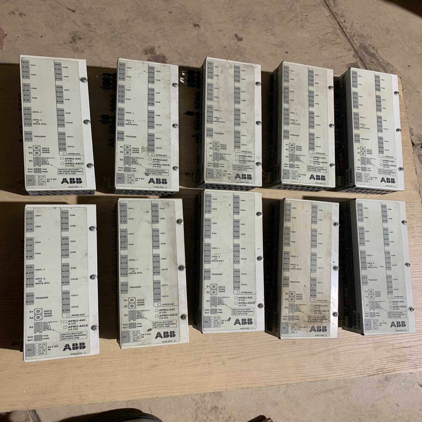 APBU-44C光纤分配器，原装，功能完好。成色