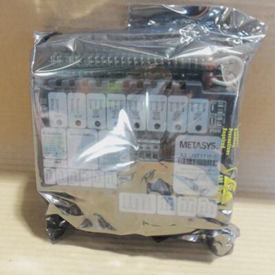 NEW JOHNSON CONTROLS ASUNT11260 MODULAR UNITARY CONTROLLER 2