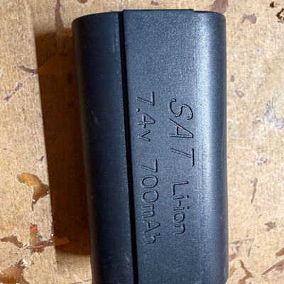 SAT Li-ion 7.4V 700mAh 电池 件-议价