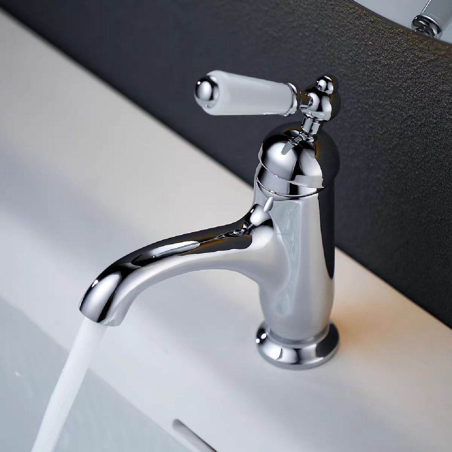 创意面盆水龙头冷热黄铜卫生间洗手盆浴室柜陶瓷把手单孔家用龙头