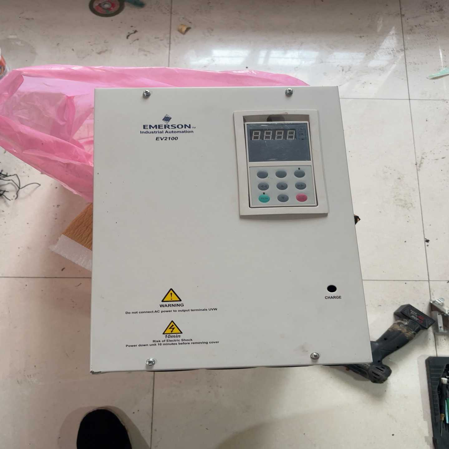 议价变频器0kwV2-4000一台，