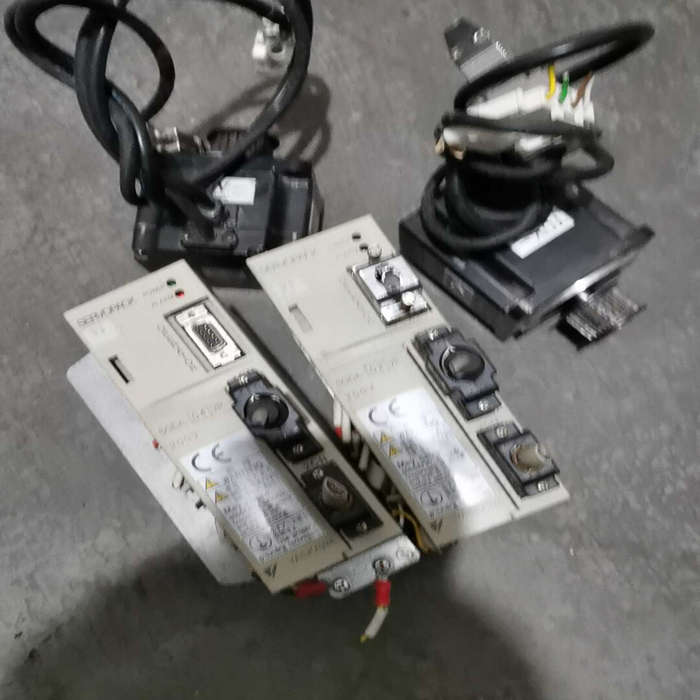 安川驱动器电机SGMP－02V314T各一个询价