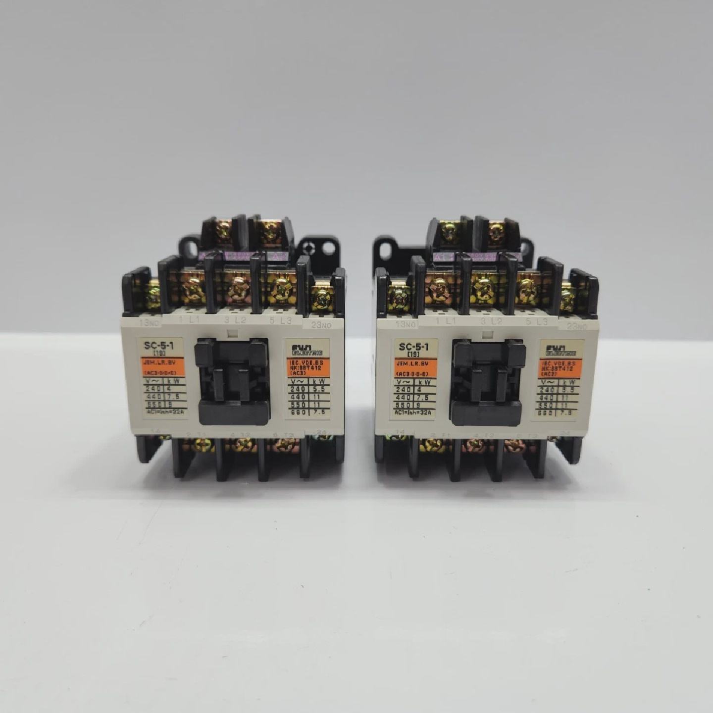 Contactor Magntico FUJI ELECTRIC SC51 19 SC20AA  Lote De 2 - 实物图