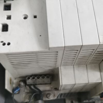议价拆机伦茨LENZE伺服驱动器EVS9325ES成色8成拆机适用