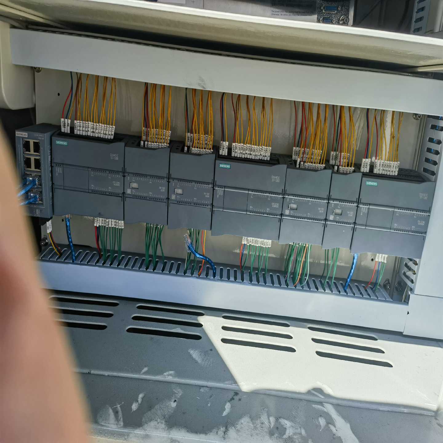 西门子CPU1214主机模块223系列冲新机2018年一批议--议价商品