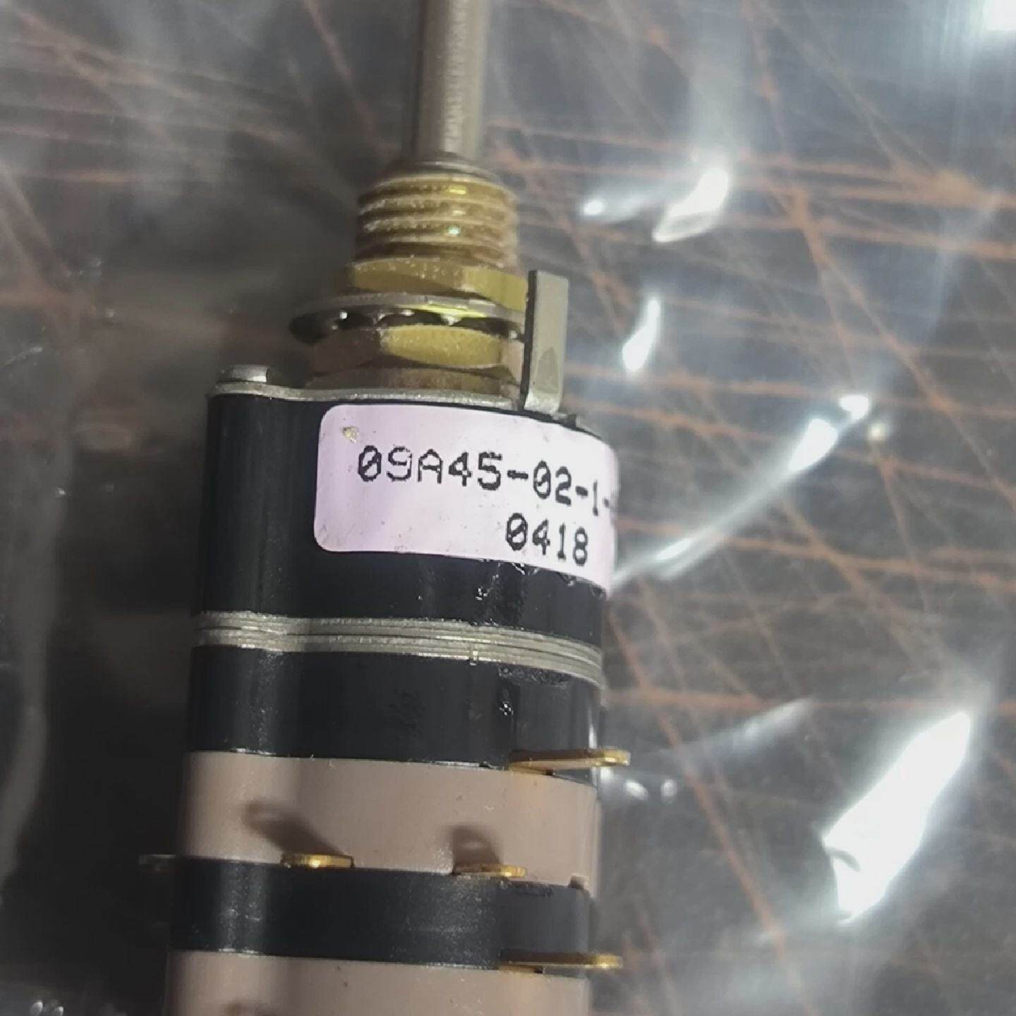 Grayhill09A4502105N旋转式开关