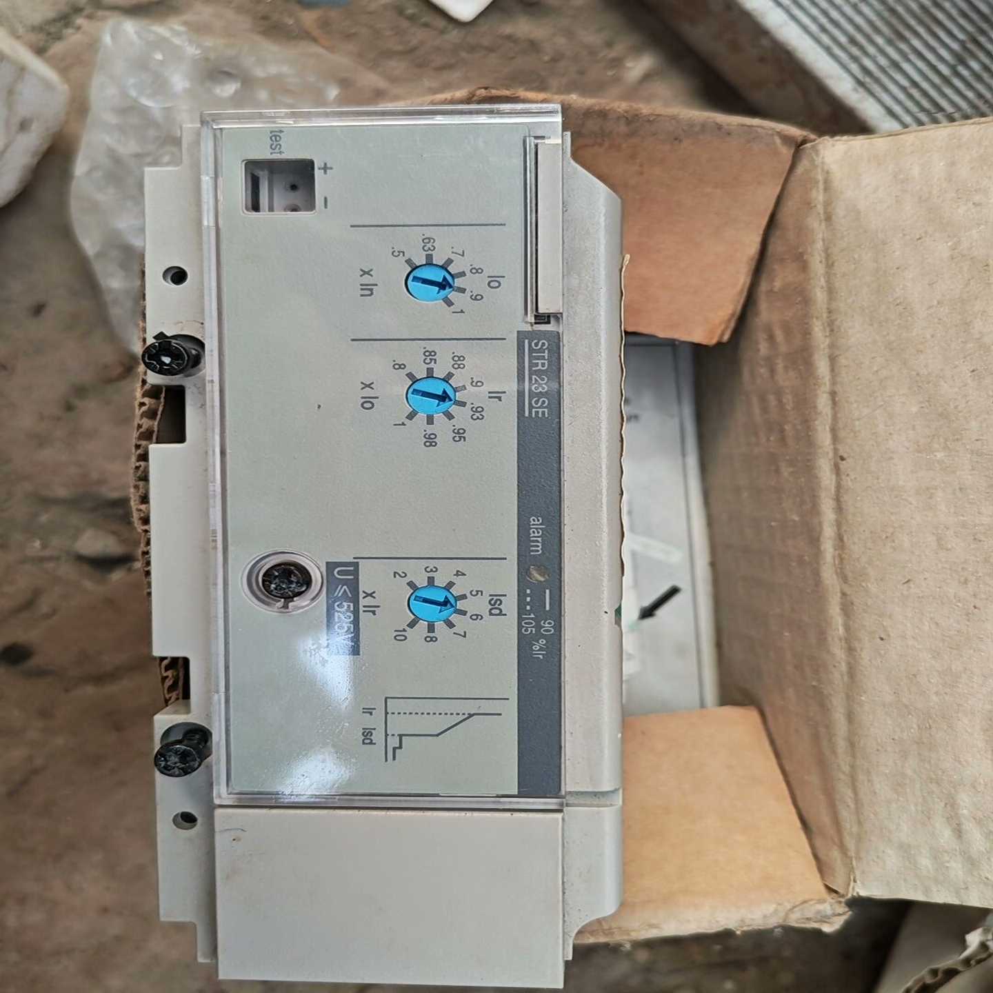 施耐德电子脱扣器STR23SE，全新带包装的，100处理--议价商品