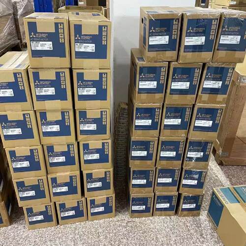 PLC  CP1L-EL20DR EM30DT 40DT1-D 40DR L10DR 14DT1-D L20DT1