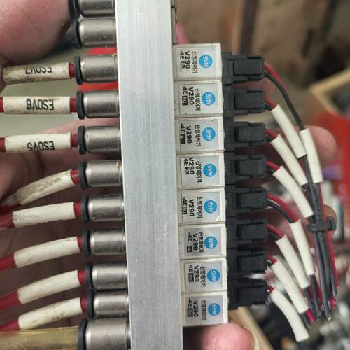 SYM电磁阀ESOV系列，12位一组，DC24V，成色如图，议价