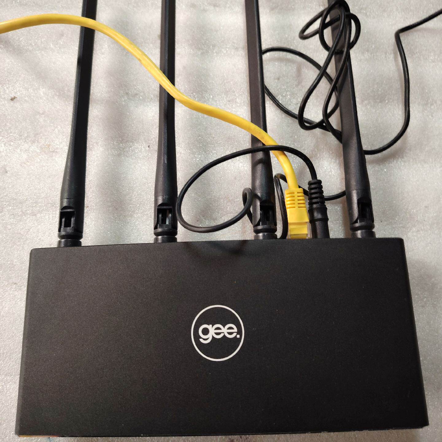 #路由器 极路由3pro智能双频路由器C312B 实拍如图--议价商品