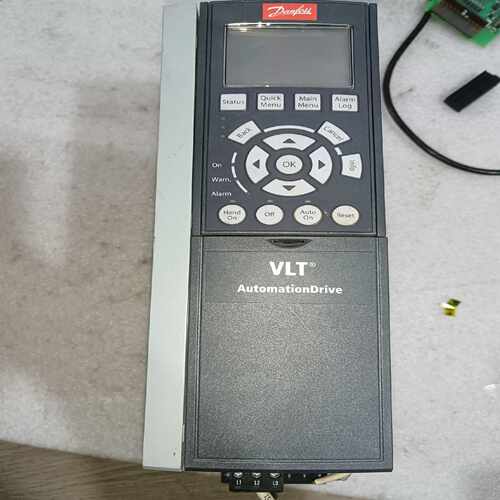 丹佛斯2.2千瓦变频器一台，型号fc 302p2k2t5e2(通通配件）