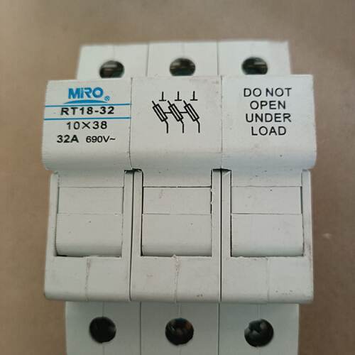 MRO RT18-32熔断器底座，1038规格，32A 6—议价
