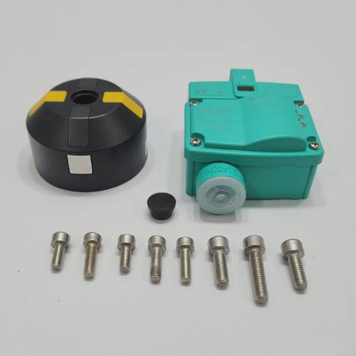 Sensor Inductivo PEPPERLFUCHS NBN3F31KZ8 Con Sensor BT65A