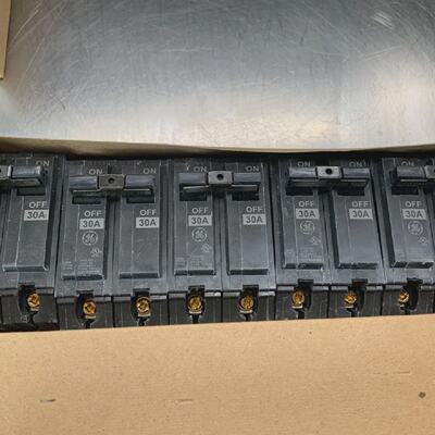 5 GE THHQL2130 Circuit Breakers 2Pole 30a