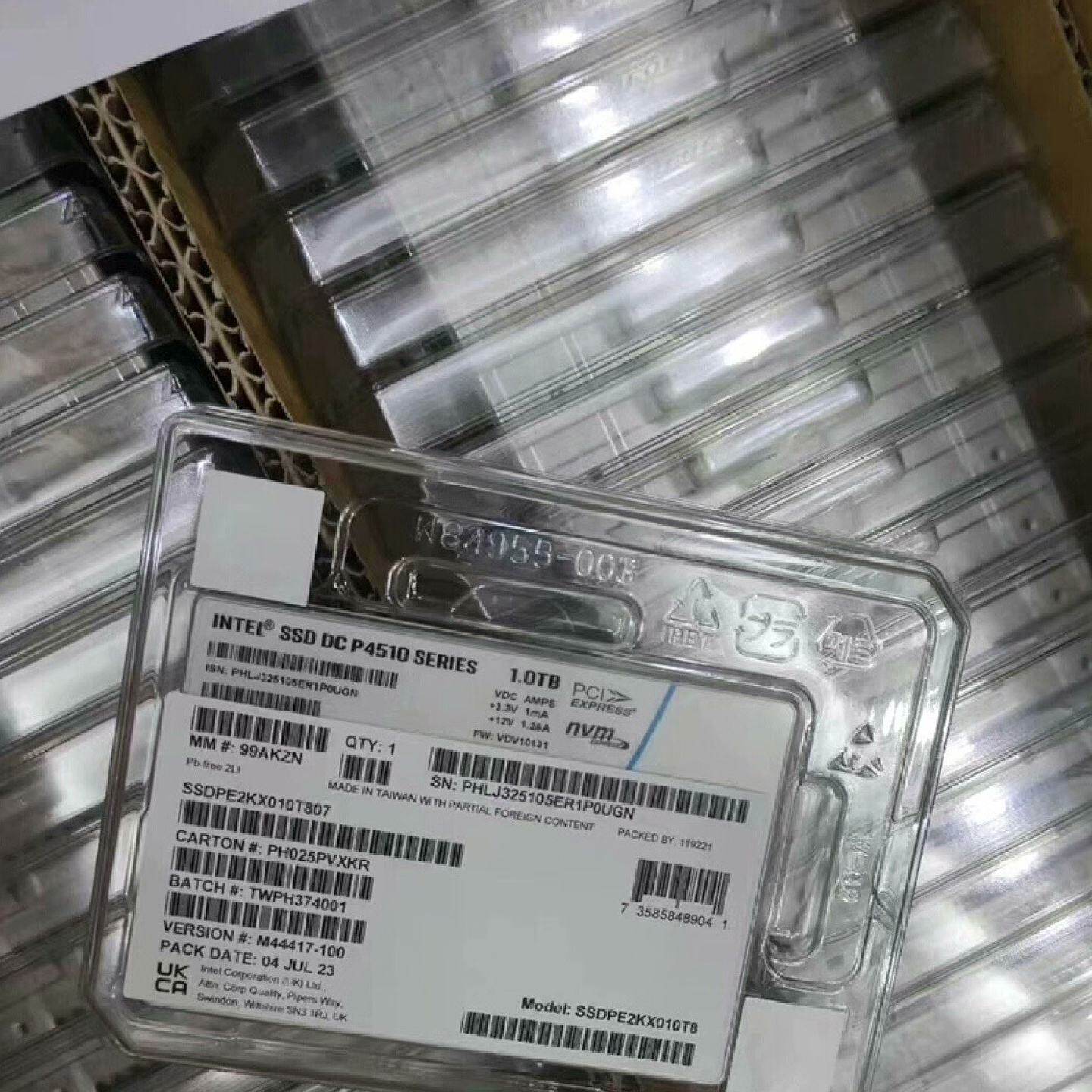 全新英特尔P4510 1TB企业级固态硬盘，U2接口，PCI-询价