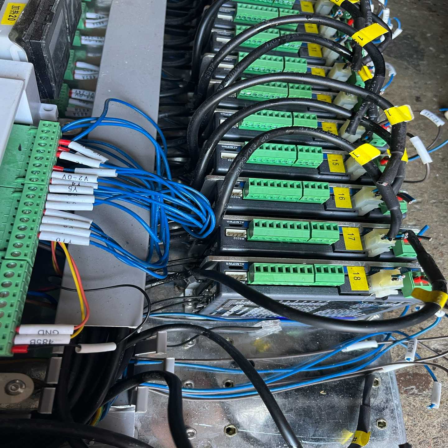 雷塞驱动器DM2C-RS556板子成色如图带端口线询价