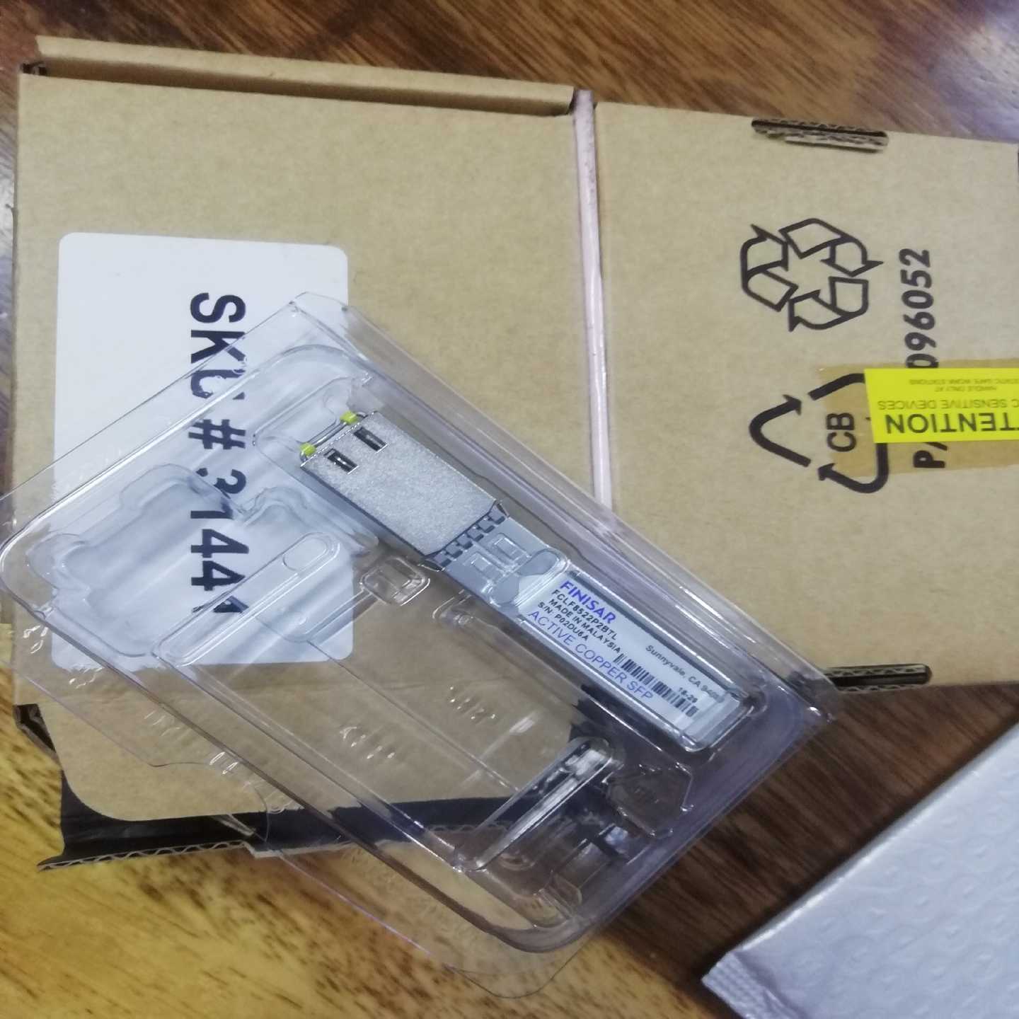 菲尼萨光转电口，FCLF8522P2BTL，询价