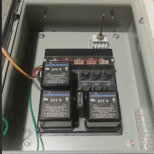 NEW LEVITON 57277M3S SURGE PROTECTION ENCLOSURE 3 PHASE 2774