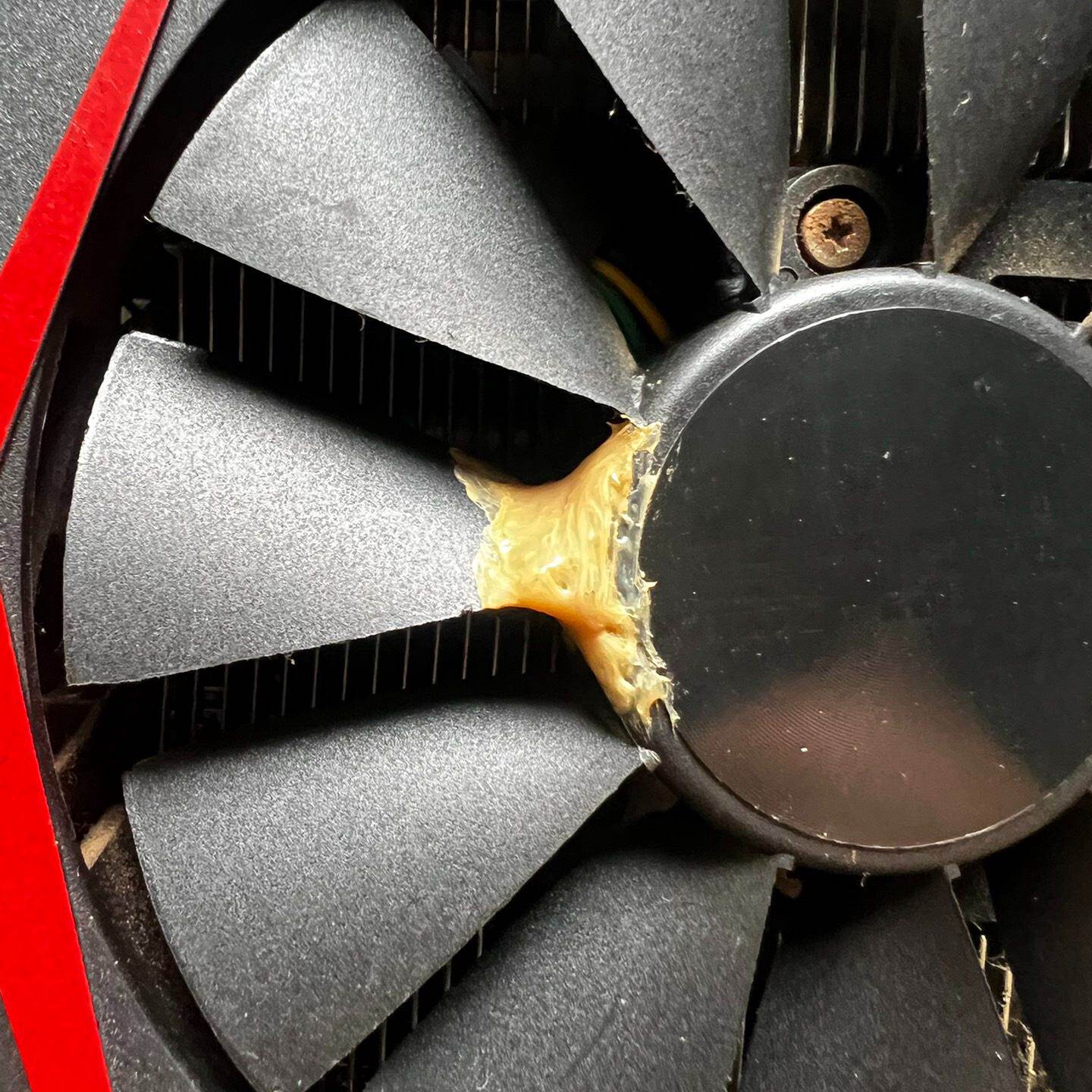 议价华硕猛禽显卡GTX10606G就是有个扇叶子有些开裂已议价