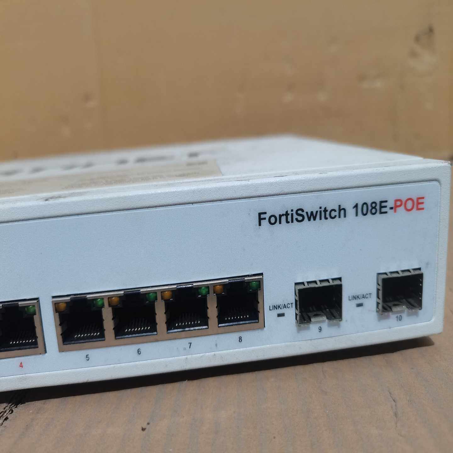 2018年带供电Fortinet飞塔交换机FS-108E--议价商品