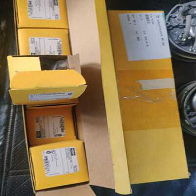 HUBBELL插头， HBL5258，~询价