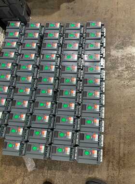 施耐德ATV310变频器2.2KW，实物拍摄，成色9成新，功--议价商品