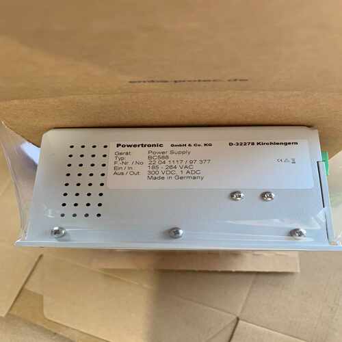 Powertronic进口原装充电器，BC588，原包装带说