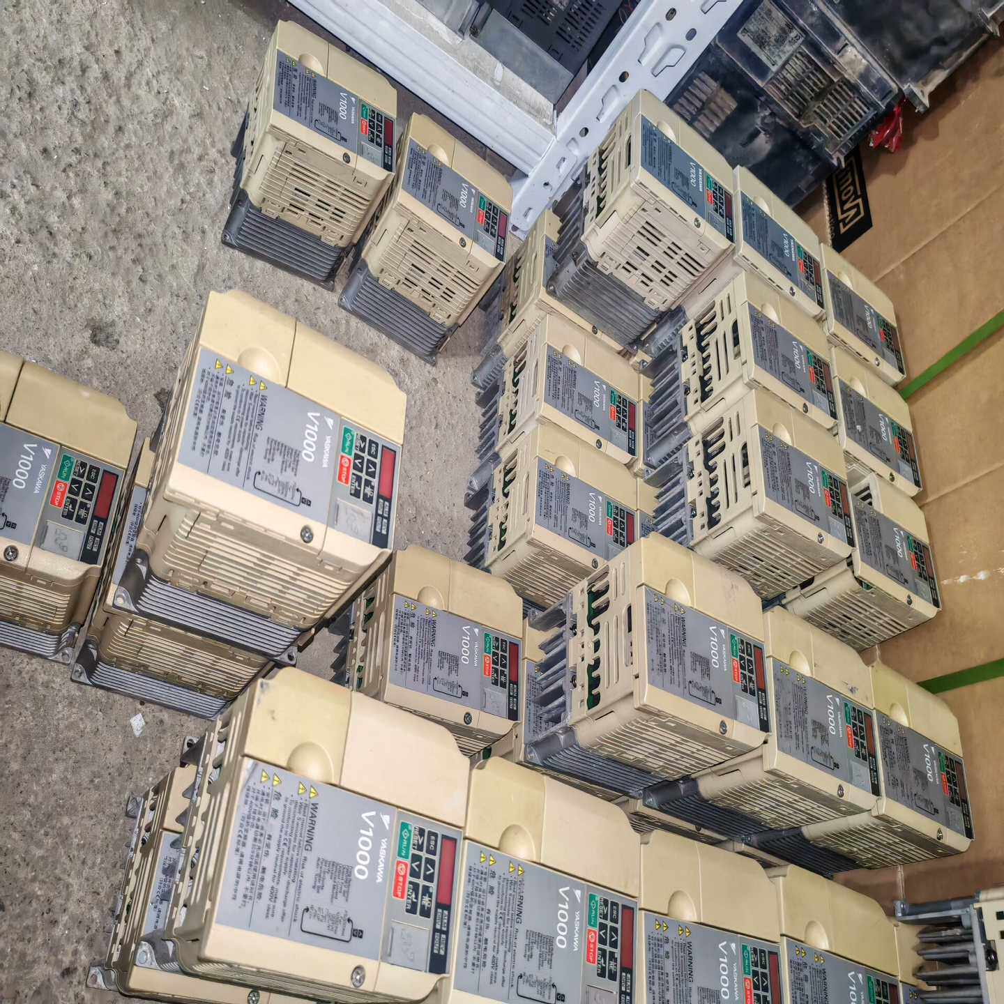 CIMR-VB4A0009BBA变频器3.7kw