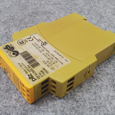 Pilz  PZE X4 24VDC 4no  ID No. 774585