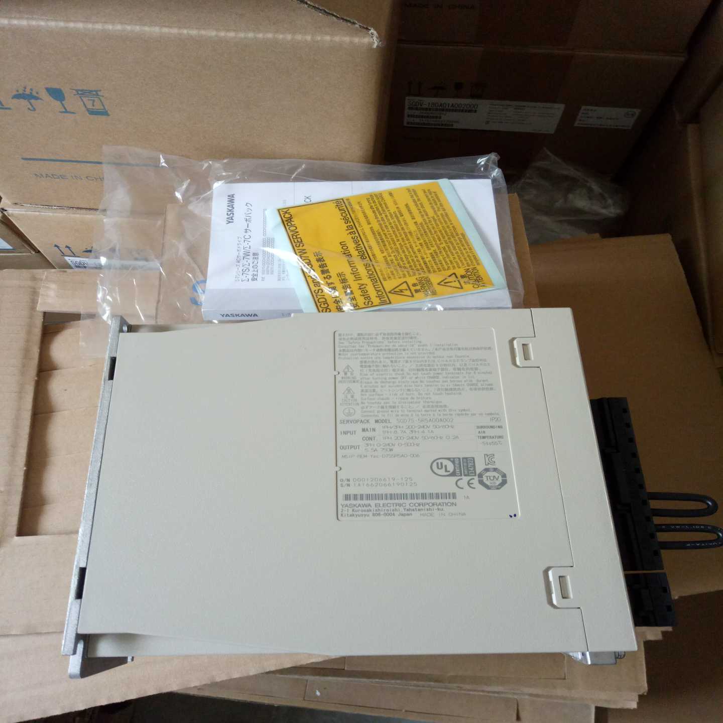 配件200W安川SGD7S-1R6A00A0021R6A10A0021R6A30A0022R议价