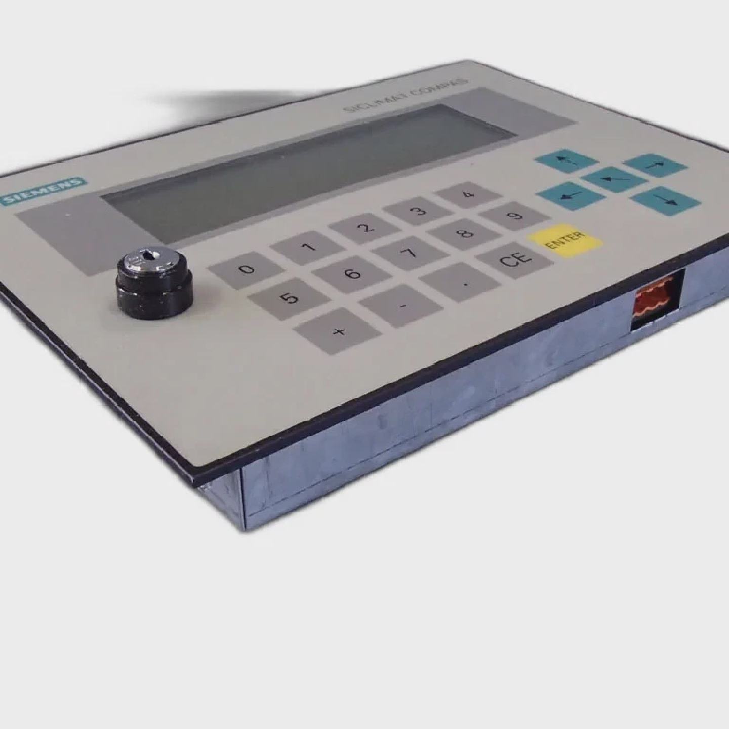 6FL30015AA00  SIEMENS  6FL30015AA00  Pannello Operatore USAT - 实物图