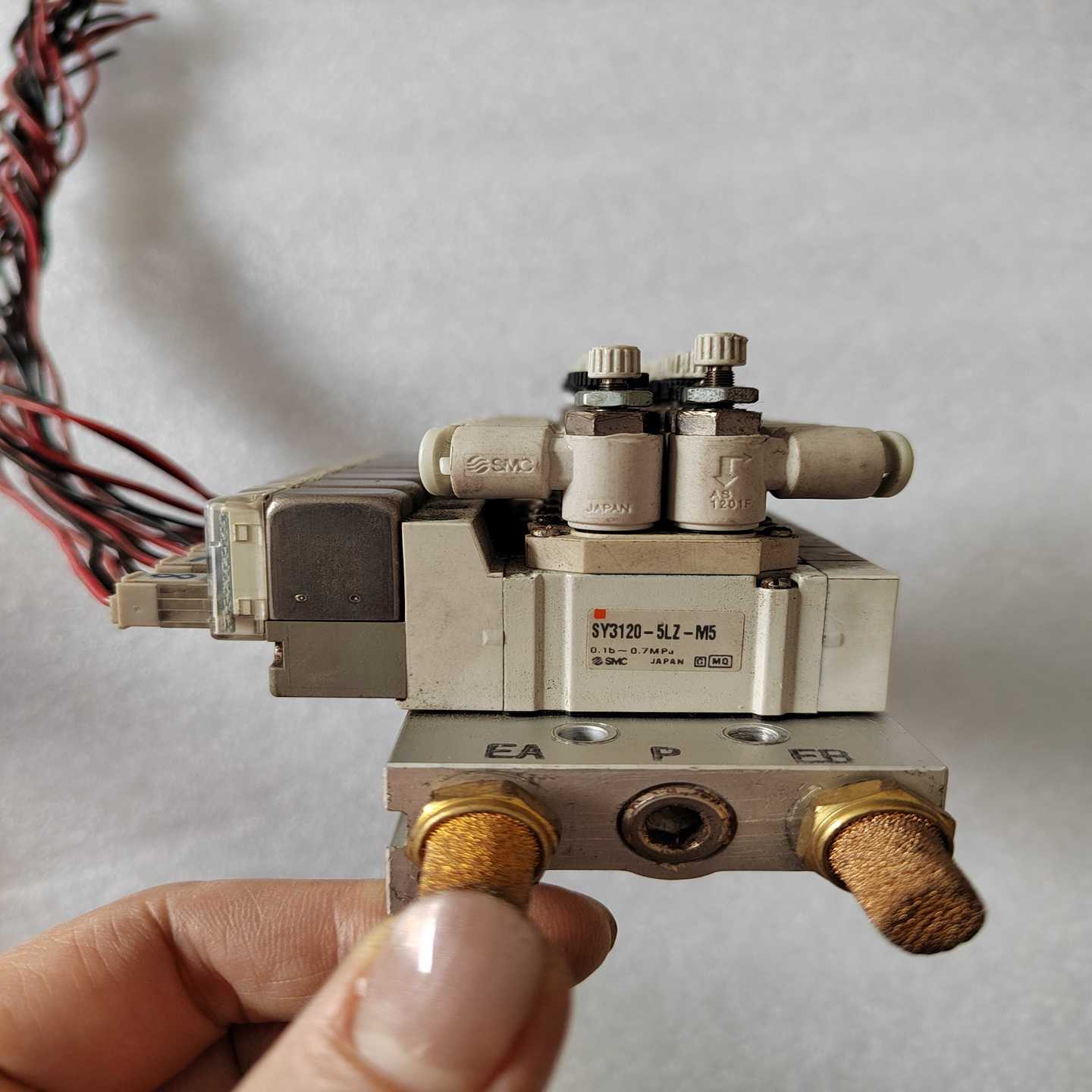 议价c:120-5L-M5电磁阀，成色如图，