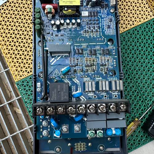 议价Sinee Inverter Em760015G018P3B适用