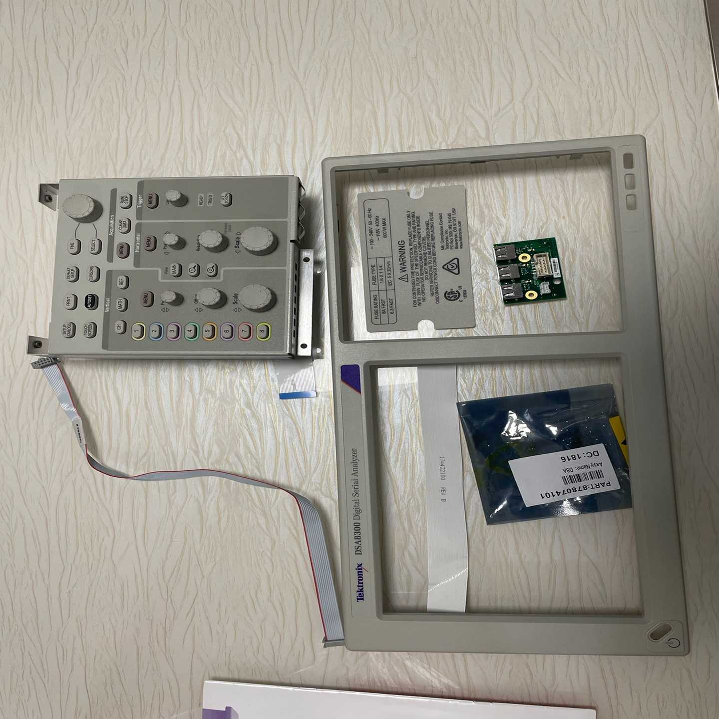 询价DSA8300采样示波器外框、按键板。整套的备件。