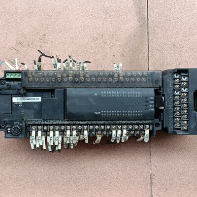 询汇川plcH2U3232MTXP带模块H2U2DA