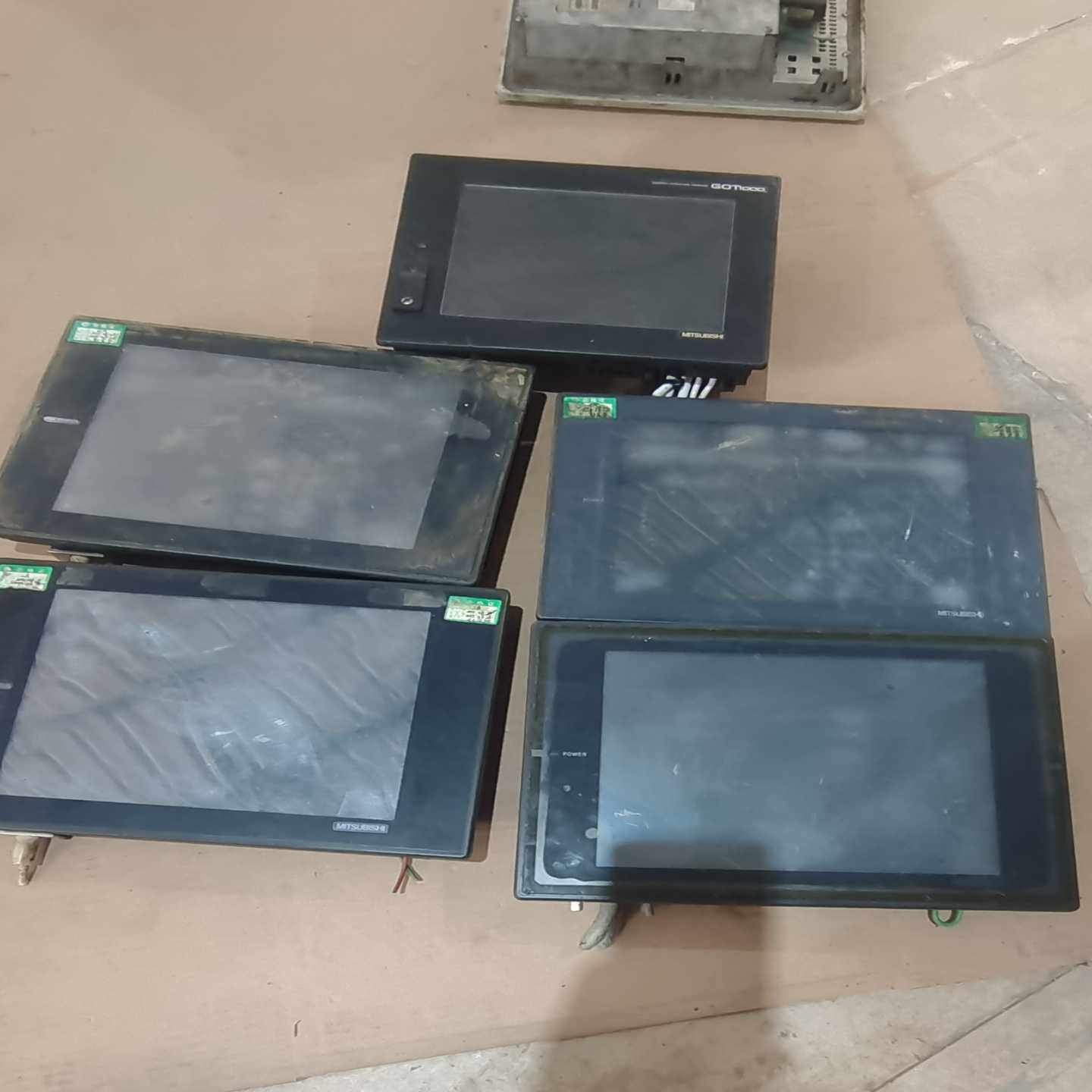 三菱触摸屏GT15-OBUS一台。A975GOT-TBD--议价商品
