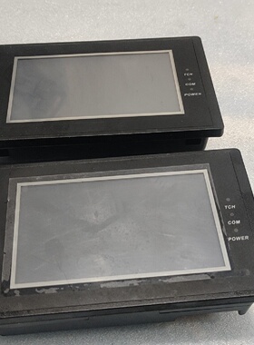 出两台SuKon工业触摸屏型号HCSUK043拆议价