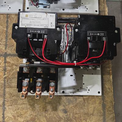 NEW SQUARE D 8736SEO2S SIZE 3 REVERSING  600V 3 PHASE MOTOR