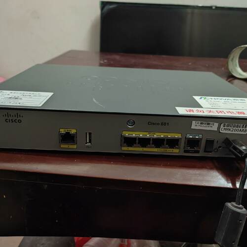 Cisco C881 路由器，几乎全新，手。有两台，适议价