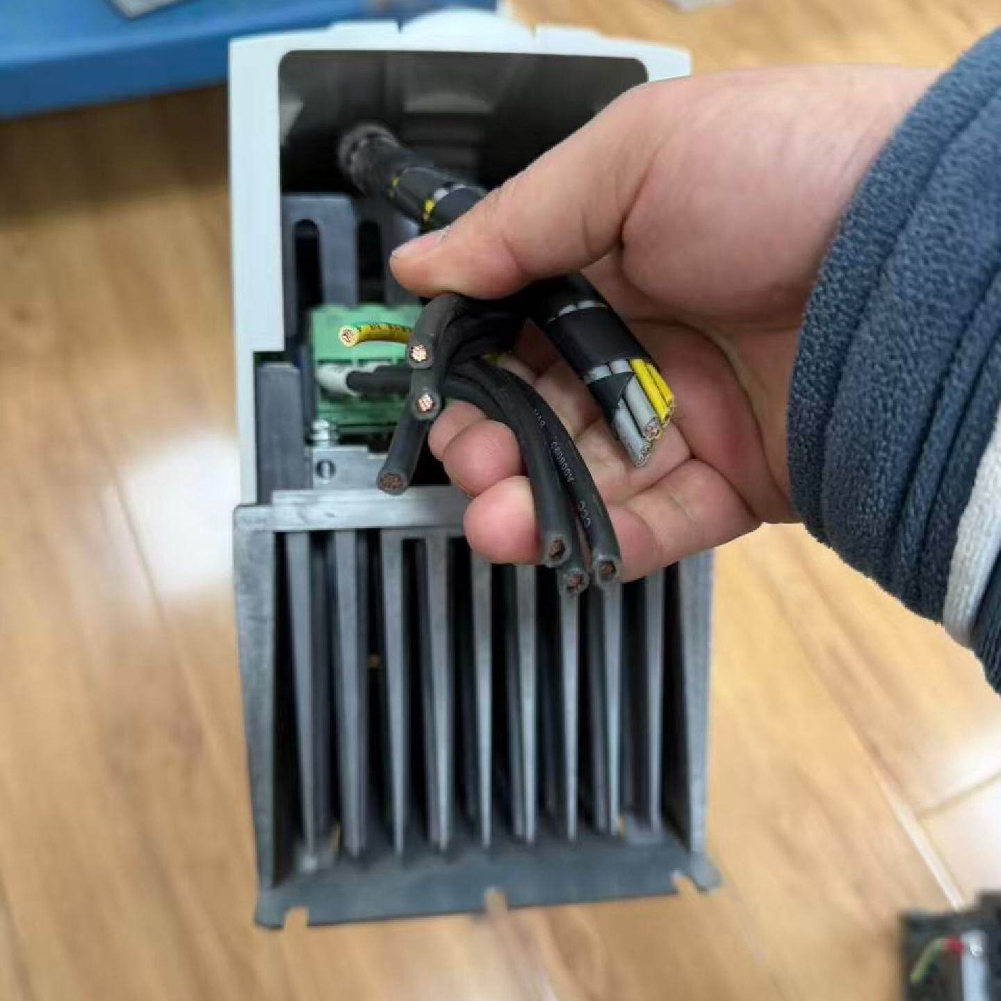 ACS510-01-025A-4二手拆机ABB变频器11KW--议价商品