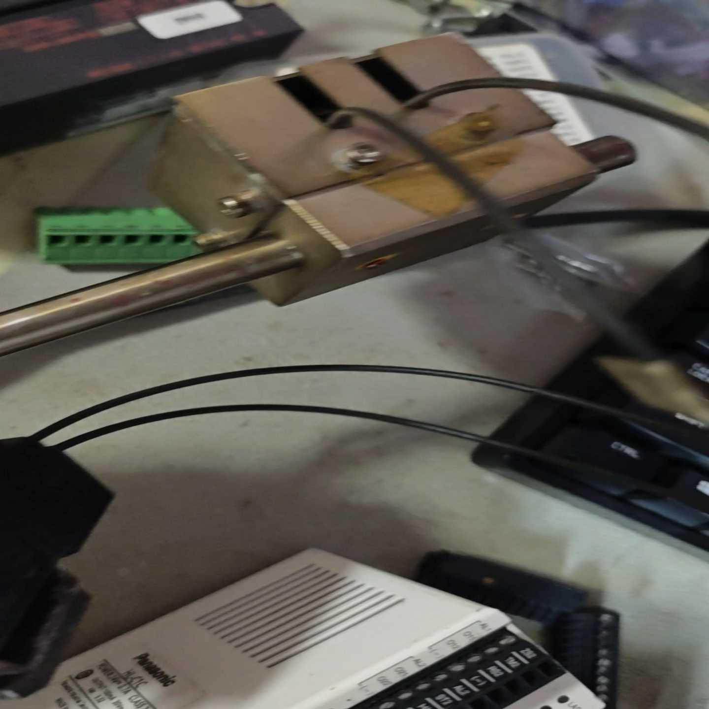 询价合熠颜色传感器eb-c21带头和支架