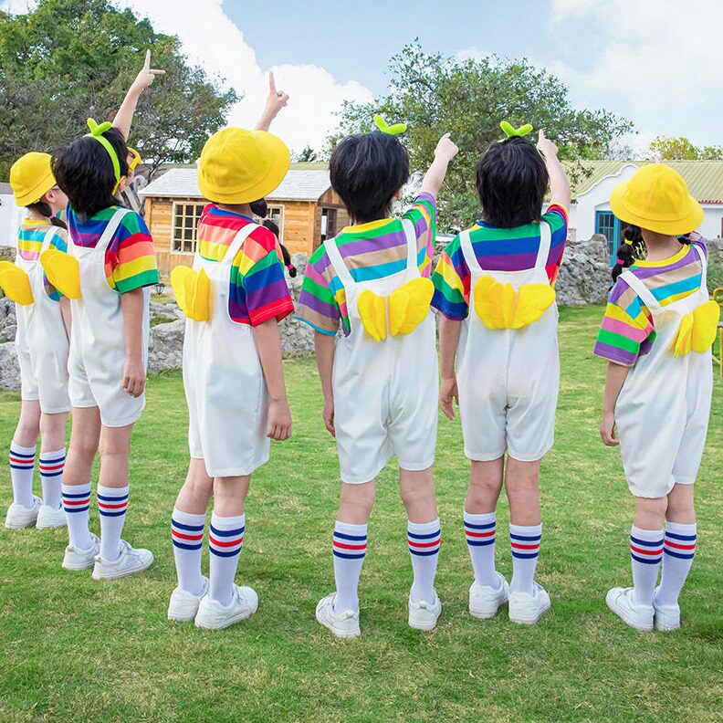 直销小学生校服彩虹背带裤套装七彩短袖班服幼儿园园服六一儿童节